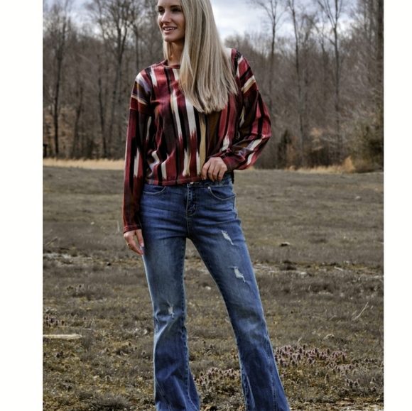 🌼New boutique Abstract print top - Picture 4 of 9